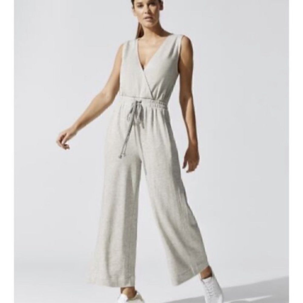 NWT Carbon38 Drawstring French Terry Grey
Jumpsuit Large
